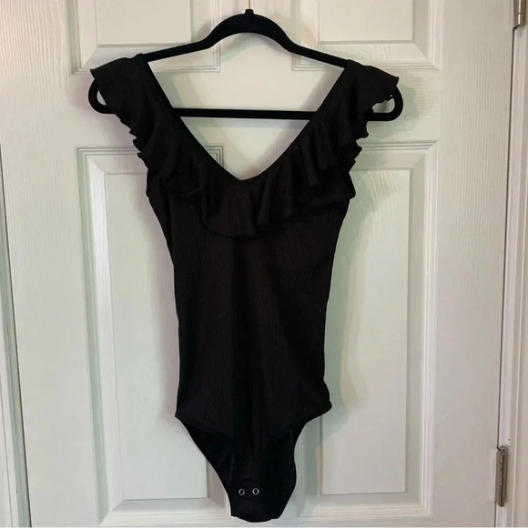 NWT Stradivarius Black Ruffled Detail Bodysuit, size S - Picture 7 of 7